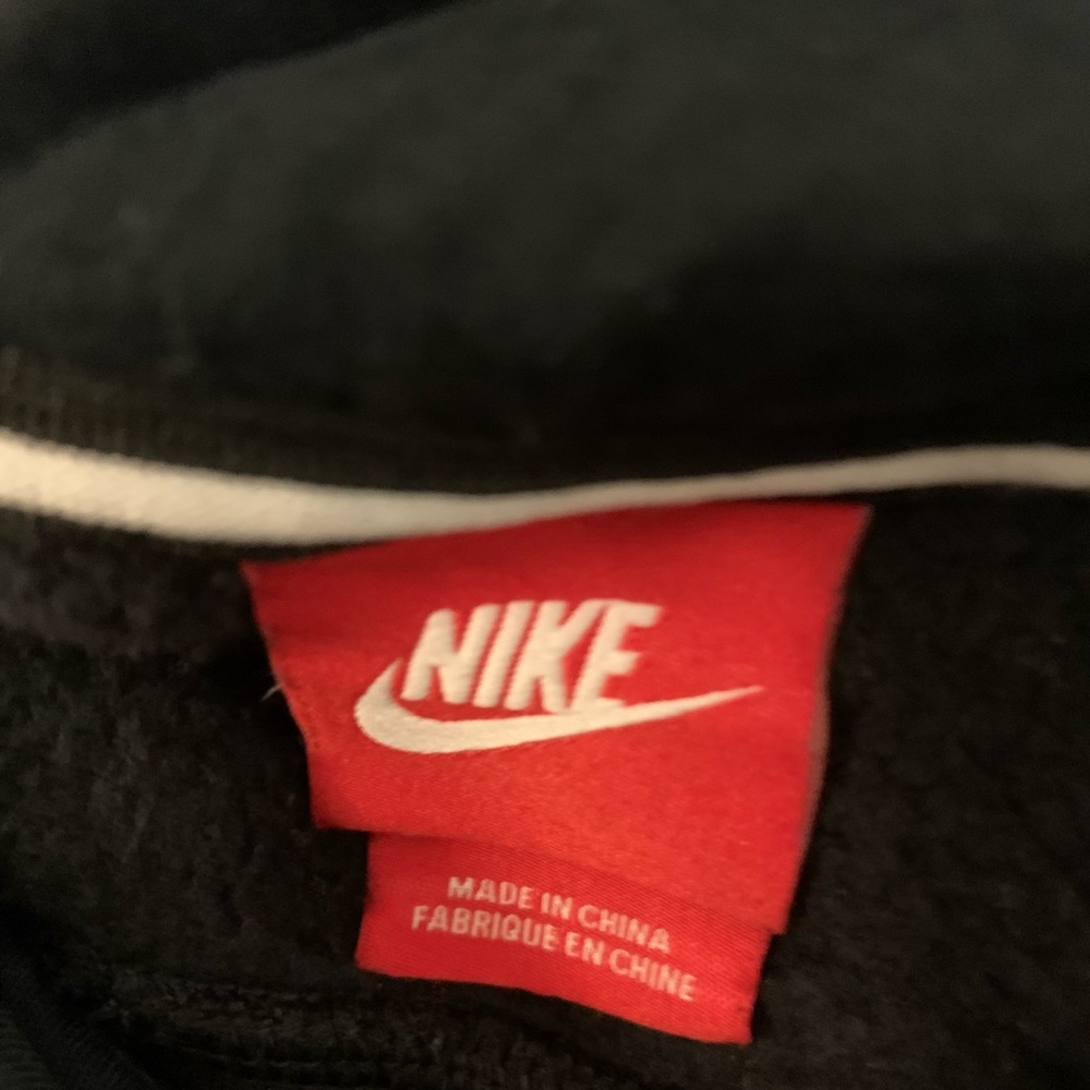 Nike women’s logo fashion hoodie - Picture 4 of 5